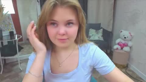 Sophia online show from 12/04/25, 11:08