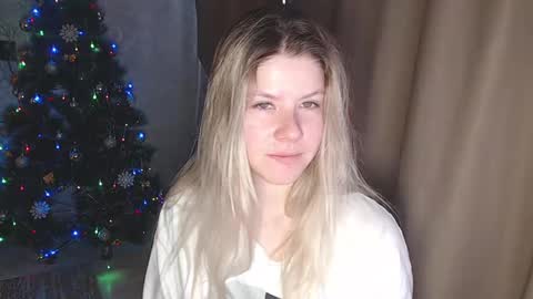 Snapshot of melissa__ray chatting on 12/11/24, 09:41 Melissa  Ray online show from 12/11/24, 09:41
