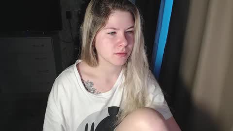 Snapshot of melissa__ray chatting on 12/26/24, 03:38 Melissa  Ray online show from 12/26/24, 03:38