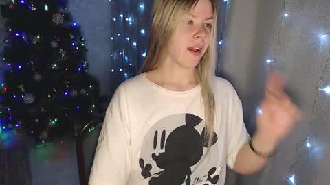 Snapshot of melissa__ray chatting on 12/30/24, 07:32 Melissa  Ray online show from 12/30/24, 07:32