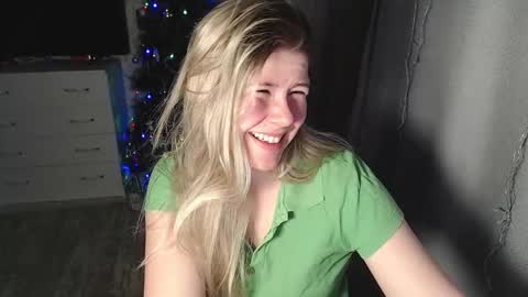 Snapshot of melissa__ray chatting on 01/02/25, 07:18 Melissa  Ray online show from 01/02/25, 07:18
