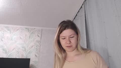 Snapshot of melissa__ray chatting on 02/06/25, 02:33 Melissa  Ray online show from 02/06/25, 02:33