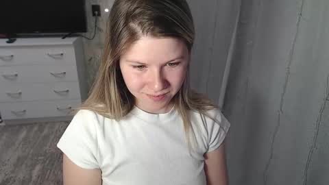 Snapshot of melissa__ray chatting on 02/07/25, 05:29 Melissa  Ray online show from 02/07/25, 05:29