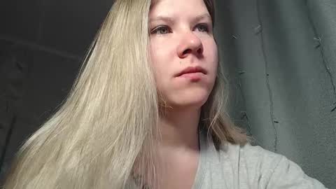 Snapshot of melissa__ray chatting on 02/09/25, 02:28 Melissa  Ray online show from 02/09/25, 02:28