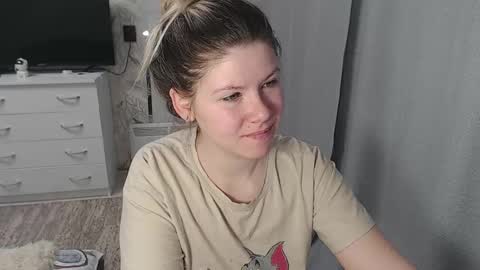 Snapshot of melissa__ray chatting on 02/13/25, 02:34 Melissa  Ray online show from 02/13/25, 02:34