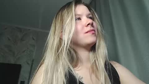 Snapshot of melissa__ray chatting on 02/26/25, 08:22 Melissa  Ray online show from 02/26/25, 08:22