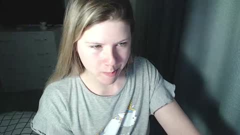Snapshot of melissa__ray chatting on 03/04/25, 04:41 Melissa  Ray online show from 03/04/25, 04:41