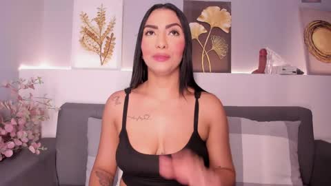 Snapshot of melissa__saenz_ chatting on 04/22/26, 03:53 M E L I S S A online show from 04/22/26, 03:53