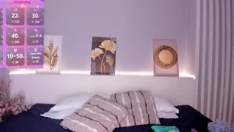 Snapshot of melissa__saenz_ chatting on 05/18/26, 03:24 M E L I S S A online show from 05/18/26, 03:24