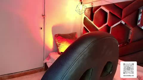 Snapshot of melissa_adamsxxx chatting on 04/19/26, 06:43 Lissa online show from 04/19/26, 06:43