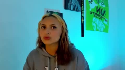 Snapshot of melissa_noir chatting on 11/19/25, 05:35 melissa_noir online show from 11/19/25, 05:35