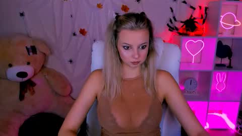 Melissa online show from 10/23/25, 01:21