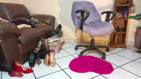 Snapshot of melissa_tv chatting on 03/03/25, 01:42 melissa online show from 03/03/25, 01:42