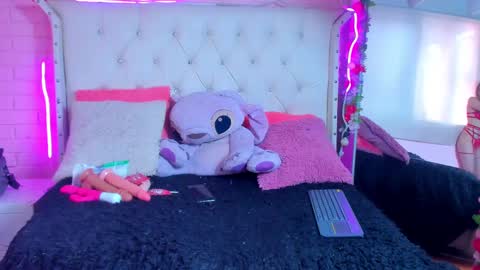 Snapshot of melissa_walker_ chatting on 02/15/25, 06:44 Meli online show from 02/15/25, 06:44