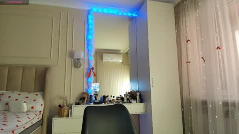 Lisaa online show from 04/24/26, 06:49