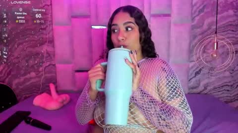 Snapshot of melissabloomm chatting on 11/11/25, 11:43 melissabloomm online show from 11/11/25, 11:43