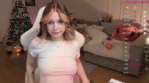 Snapshot of melissamiles chatting on 12/21/25, 02:13 melissamiles online show from 12/21/25, 02:13