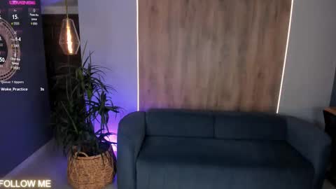 Snapshot of melissamoore_ chatting on 03/25/26, 03:23 Call me Meli online show from 03/25/26, 03:23