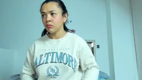 Snapshot of mellanie33 chatting on 01/28/25, 10:34 mellanie online show from 01/28/25, 10:34