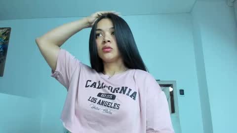 Snapshot of mellanie33 chatting on 01/29/25, 10:16 mellanie online show from 01/29/25, 10:16