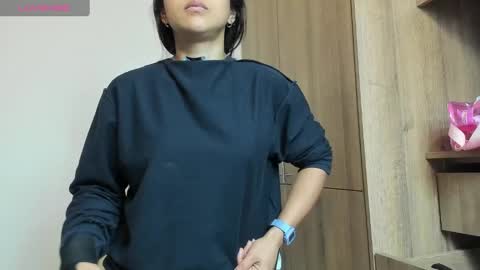 Snapshot of mellanie33 chatting on 03/12/25, 10:37 mellanie online show from 03/12/25, 10:37