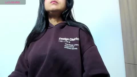 Snapshot of mellanie33 chatting on 11/22/25, 09:52 mellanie online show from 11/22/25, 09:52