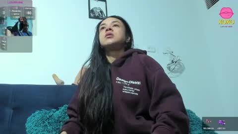 Snapshot of mellanie33 chatting on 05/14/26, 10:33 mellanie online show from 05/14/26, 10:33