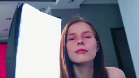 mellhyees online show from 06/08/26, 04:02