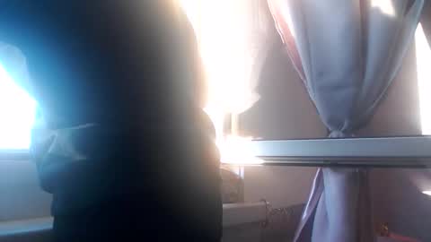 Melli online show from 11/07/25, 02:28