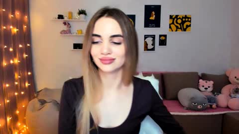 Snapshot of mellifluoustess chatting on 12/19/24, 02:01 Tessa online show from 12/19/24, 02:01