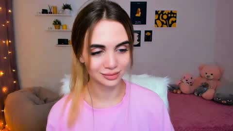 Snapshot of mellifluoustess chatting on 01/08/25, 11:52 Tessa online show from 01/08/25, 11:52