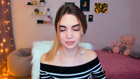 Snapshot of mellifluoustess chatting on 01/16/25, 10:23 Tessa online show from 01/16/25, 10:23