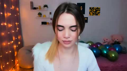 Snapshot of mellifluoustess chatting on 02/13/25, 04:22 Tessa online show from 02/13/25, 04:22