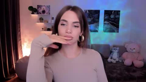 Snapshot of mellifluoustess chatting on 09/20/25, 10:00 Tessa online show from 09/20/25, 10:00