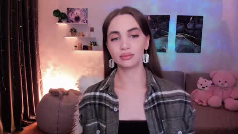 Snapshot of mellifluoustess chatting on 10/20/25, 01:39 Tessa online show from 10/20/25, 01:39