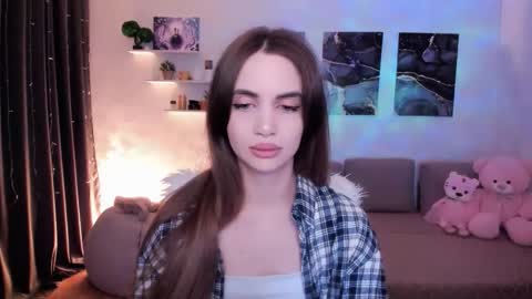 Snapshot of mellifluoustess chatting on 10/21/25, 03:18 Tessa online show from 10/21/25, 03:18