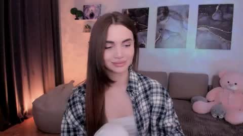 Snapshot of mellifluoustess chatting on 05/01/26, 03:00 Tessa online show from 05/01/26, 03:00