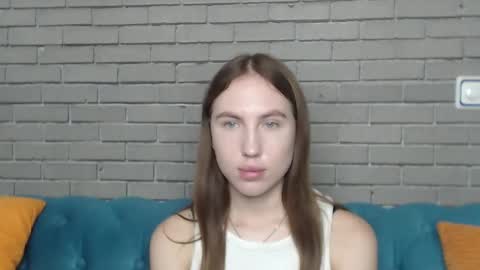Snapshot of mellingi chatting on 09/13/25, 05:07 mellingi online show from 09/13/25, 05:07