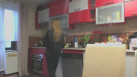 Snapshot of melly_rosey chatting on 02/05/25, 07:50 Melly online show from 02/05/25, 07:50