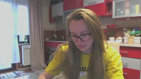 Snapshot of melly_rosey chatting on 02/12/25, 07:44 Melly online show from 02/12/25, 07:44