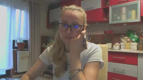 Melly online show from 02/13/25, 07:35