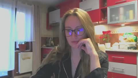 Snapshot of melly_rosey chatting on 02/14/25, 07:07 Melly online show from 02/14/25, 07:07