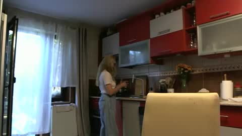 Snapshot of melly_rosey chatting on 09/09/25, 07:08 Melly online show from 09/09/25, 07:08