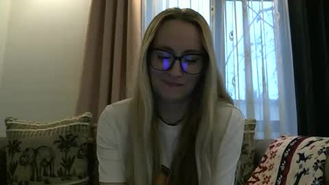 Melly online show from 11/10/25, 07:29