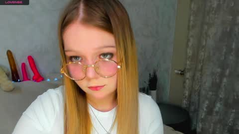 Snapshot of melmooon chatting on 01/17/25, 01:46 MelMooon online show from 01/17/25, 01:46