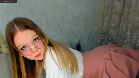 Snapshot of melmooon chatting on 01/28/25, 06:17 MelMooon online show from 01/28/25, 06:17