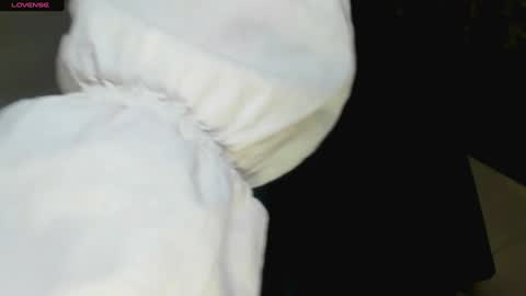 Snapshot of melmooon chatting on 02/01/25, 01:09 MelMooon online show from 02/01/25, 01:09