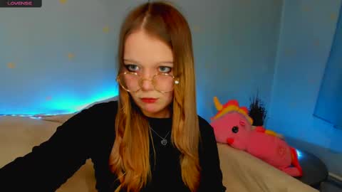 Snapshot of melmooon chatting on 02/22/25, 05:35 MelMooon online show from 02/22/25, 05:35