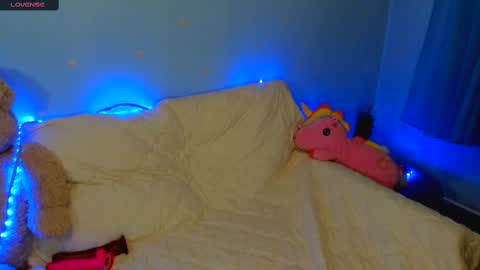 Snapshot of melmooon chatting on 02/25/25, 10:29 MelMooon online show from 02/25/25, 10:29