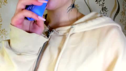 Snapshot of melmooon chatting on 10/14/25, 01:56 MelMooon online show from 10/14/25, 01:56